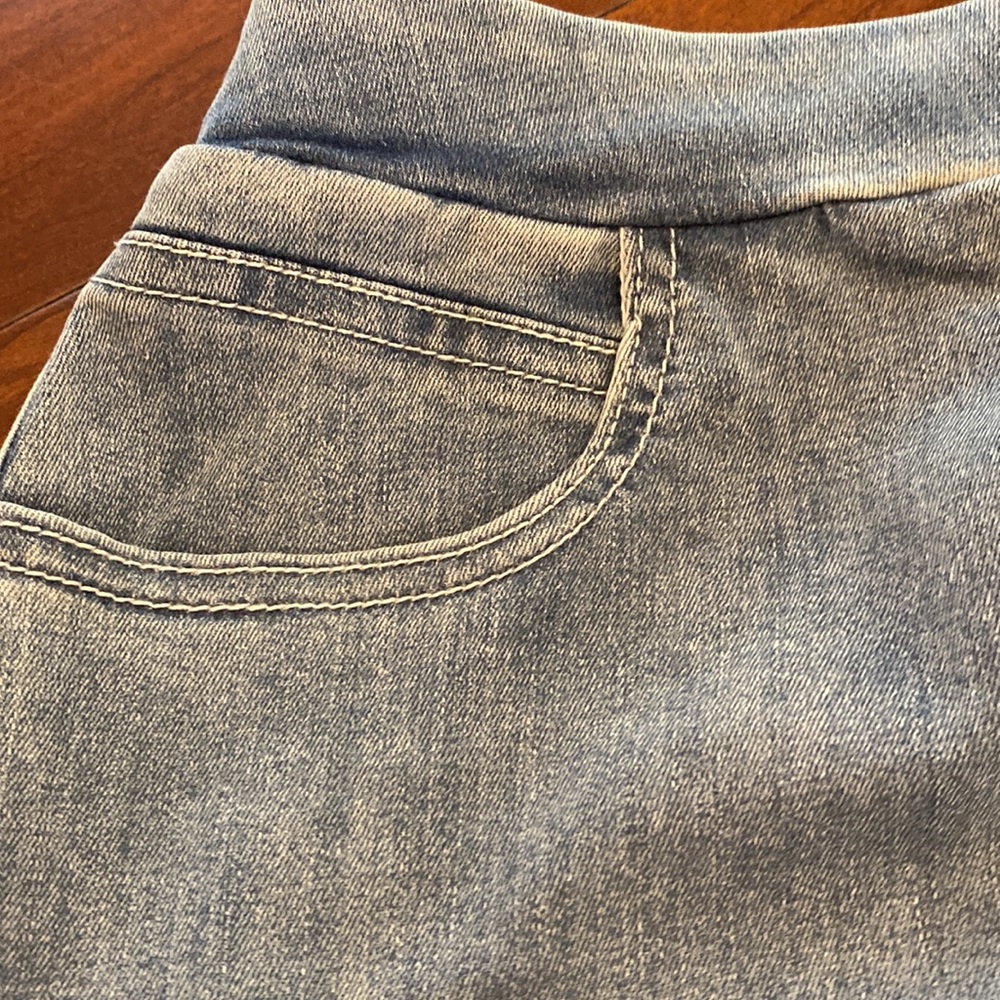 NorthStyle capris - Picture 10 of 10
